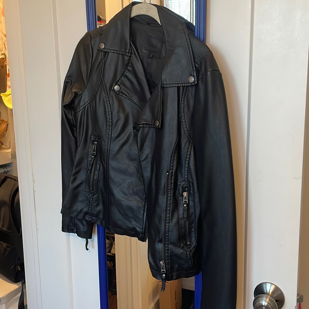 Max Studio women’s leather jacket size small